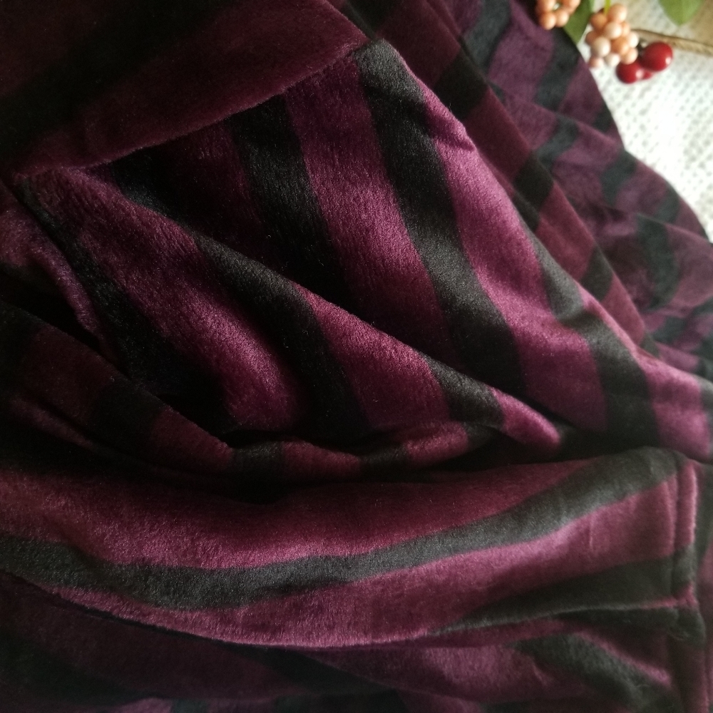 🍒NWT🍒 SIMPLY VERA WANG HOODED SLEEP SHIRT - Picture 8 of 8